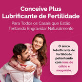 Promotional graphic in Portuguese for 'Conceive Plus Lubrificante de Fertilidade' on a bright pink background, featuring a smiling couple and text claims about natural conception support with calcium and magnesium ions.